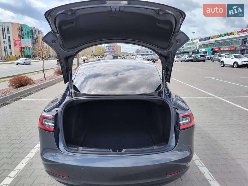 Седан Tesla Model 3 2019 в Киеве фото 6 Седан Tesla Model 3 2019 в Киеве