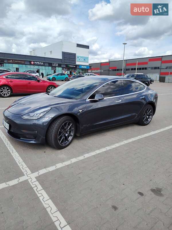 Седан Tesla Model 3 2019 в Киеве фото 16 Седан Tesla Model 3 2019 в Киеве