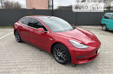 Седан Tesla Model 3 2018 в Черновцах