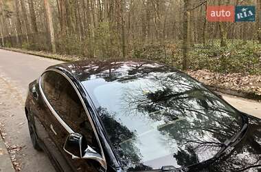 Седан Tesla Model 3 2019 в Львове