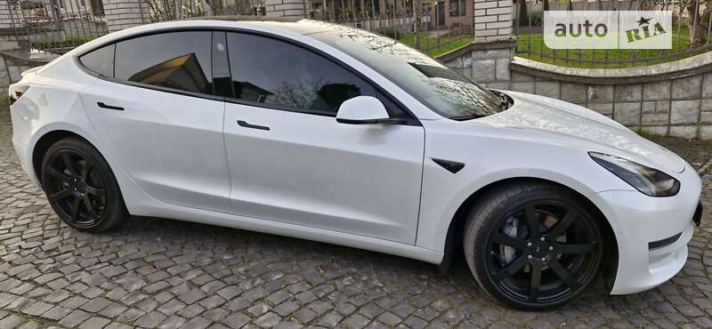 Седан Tesla Model 3 2019 в Николаеве