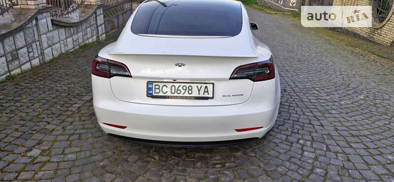 Седан Tesla Model 3 2019 в Николаеве