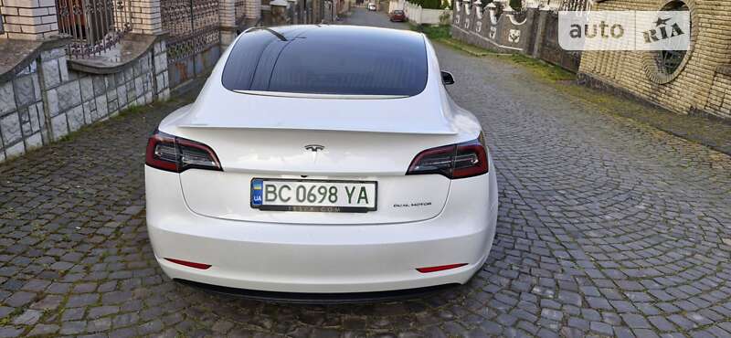 Седан Tesla Model 3 2019 в Николаеве