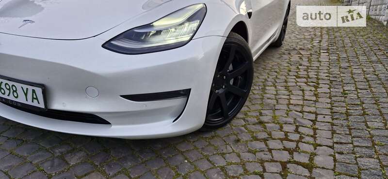 Седан Tesla Model 3 2019 в Николаеве