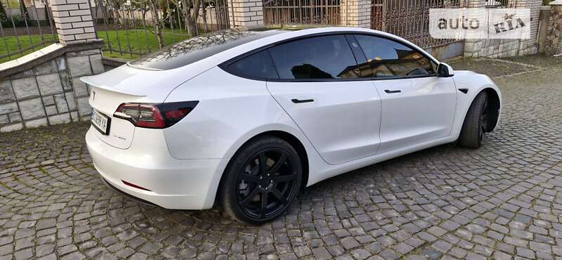 Седан Tesla Model 3 2019 в Николаеве