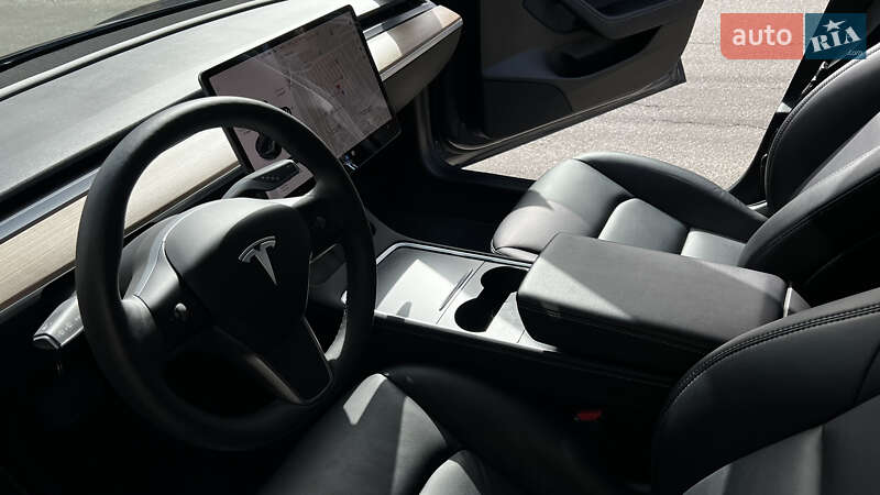 Седан Tesla Model 3 2022 в Киеве