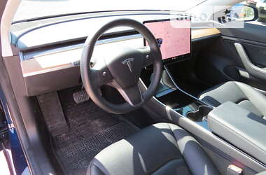 Седан Tesla Model 3 2019 в Кропивницком