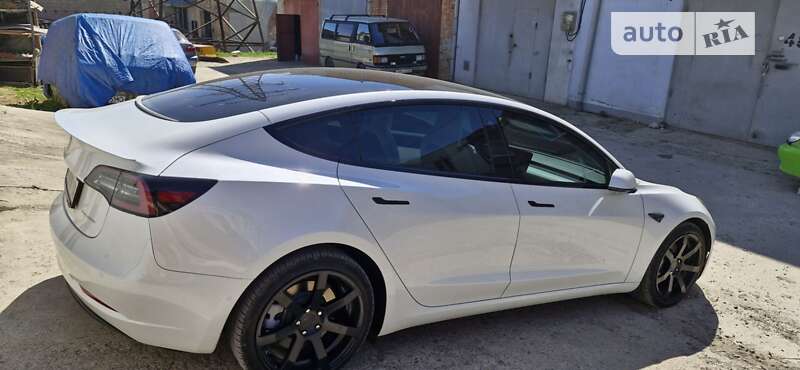 Седан Tesla Model 3 2019 в Николаеве