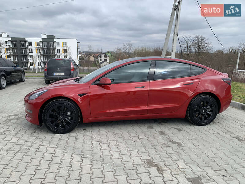 Седан Tesla Model 3 2021 в Львове