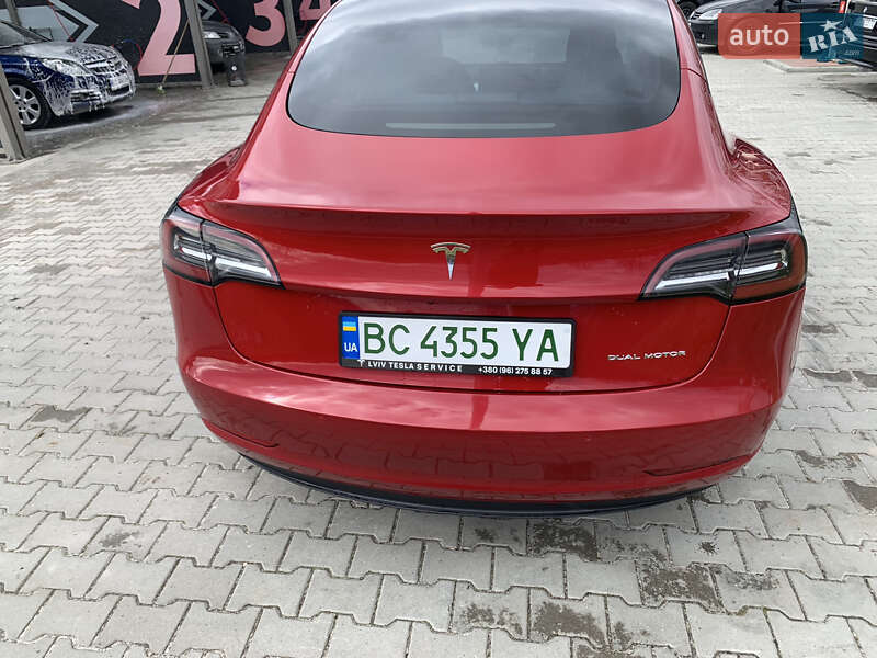 Седан Tesla Model 3 2021 в Львове