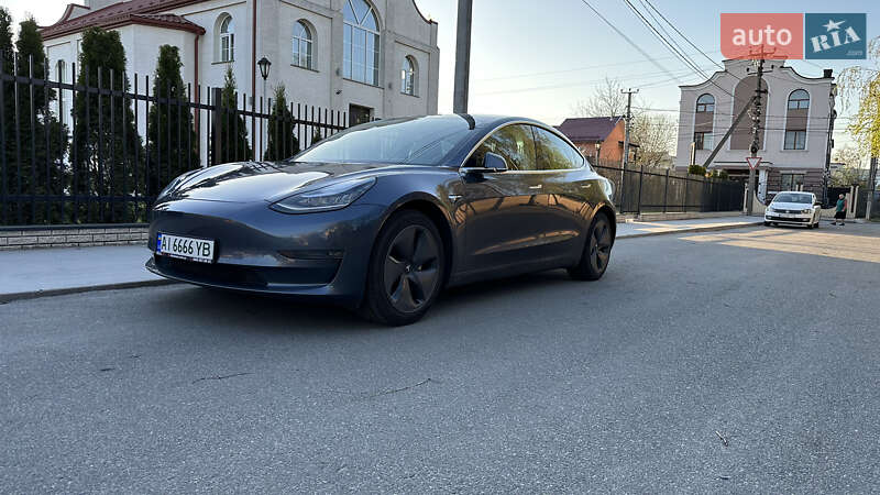 Седан Tesla Model 3 2020 в Киеве