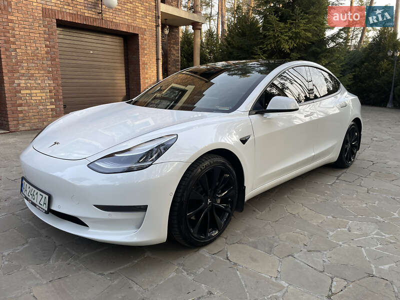 Седан Tesla Model 3 2018 в Киеве