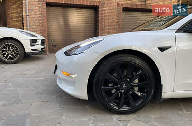 Седан Tesla Model 3 2018 в 