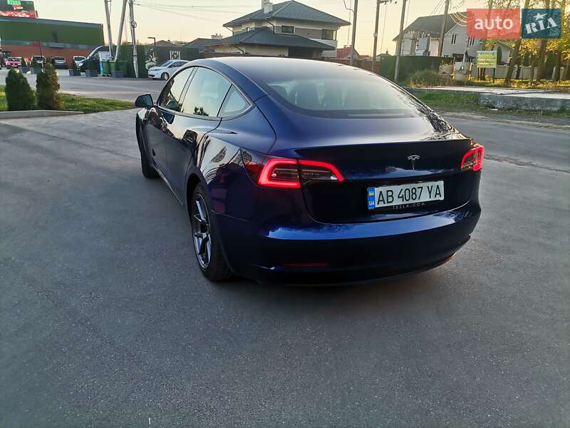 Седан Tesla Model 3 2021 в Виннице