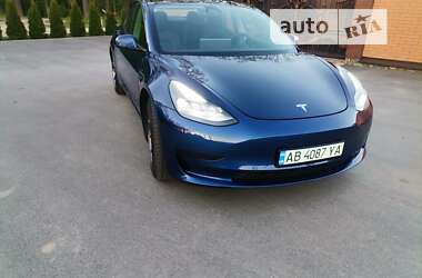 Седан Tesla Model 3 2021 в Виннице