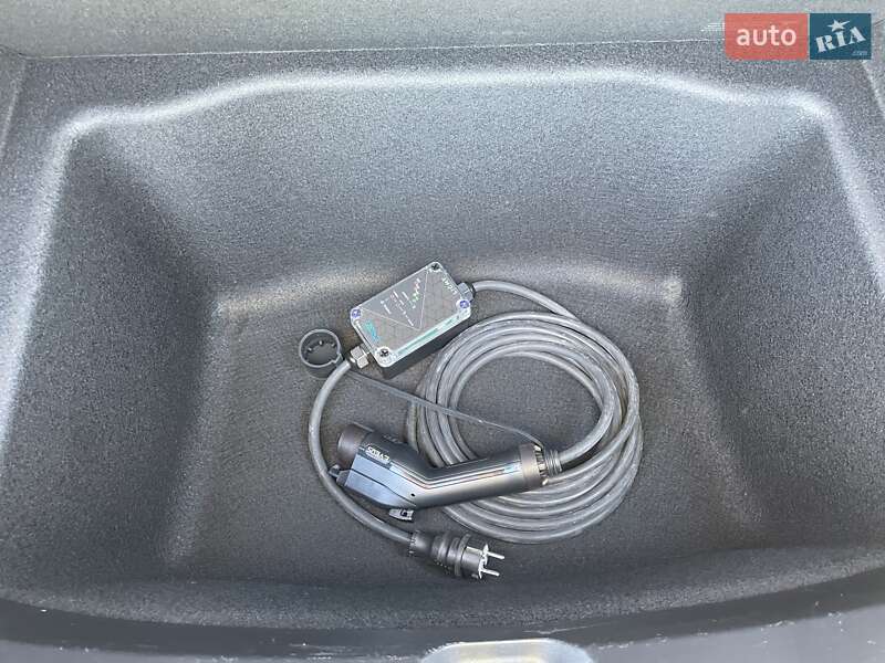 Седан Tesla Model 3 2021 в Кременчуге