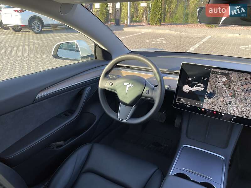 Седан Tesla Model 3 2021 в Кременчуге