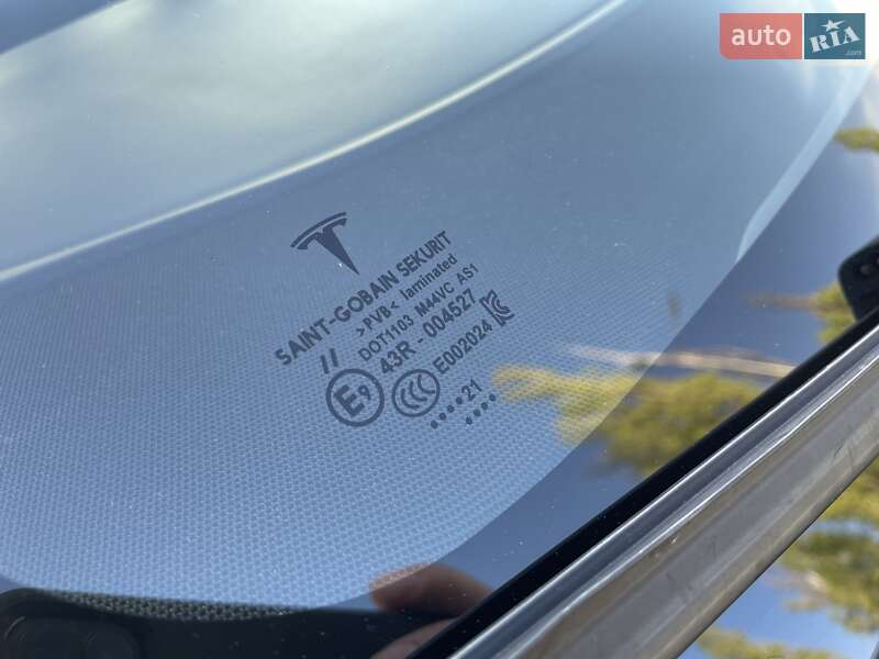 Седан Tesla Model 3 2021 в Кременчуге