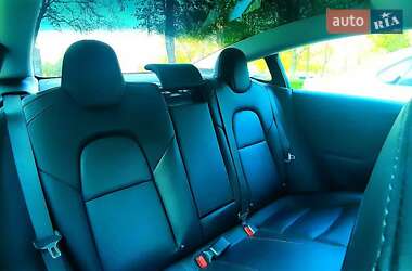 Седан Tesla Model 3 2018 в Києві