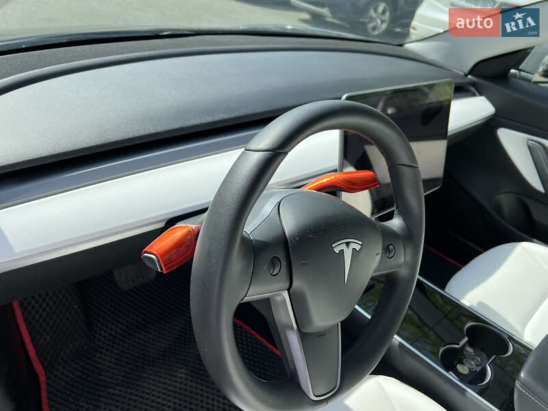 Седан Tesla Model 3 2019 в Києві