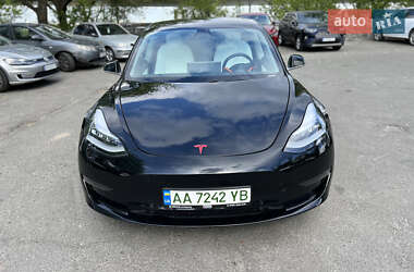 Седан Tesla Model 3 2019 в Киеве