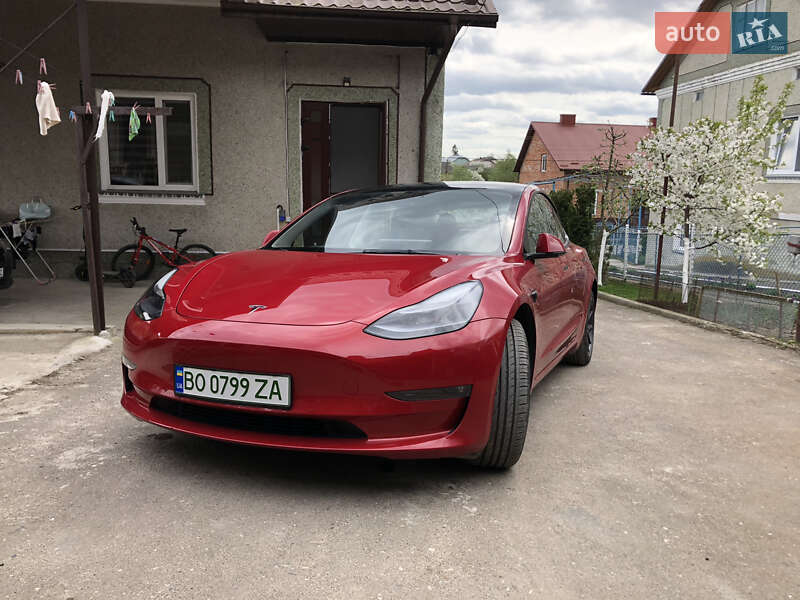 Tesla Model 3 2021