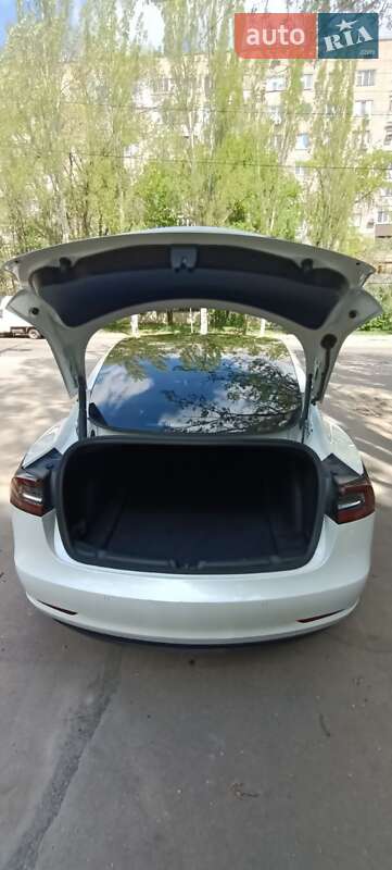Седан Tesla Model 3 2021 в Запоріжжі