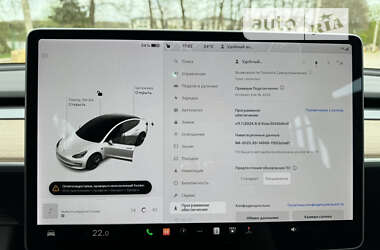 Седан Tesla Model 3 2021 в Львове