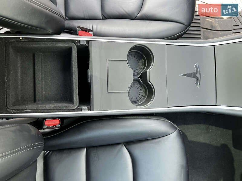 Седан Tesla Model 3 2019 в Запорожье
