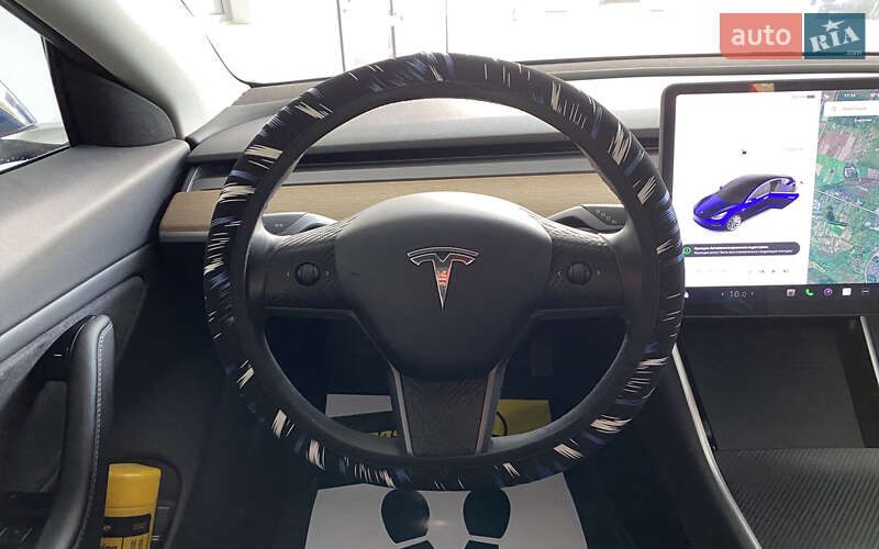 Седан Tesla Model 3 2018 в Шептицькому