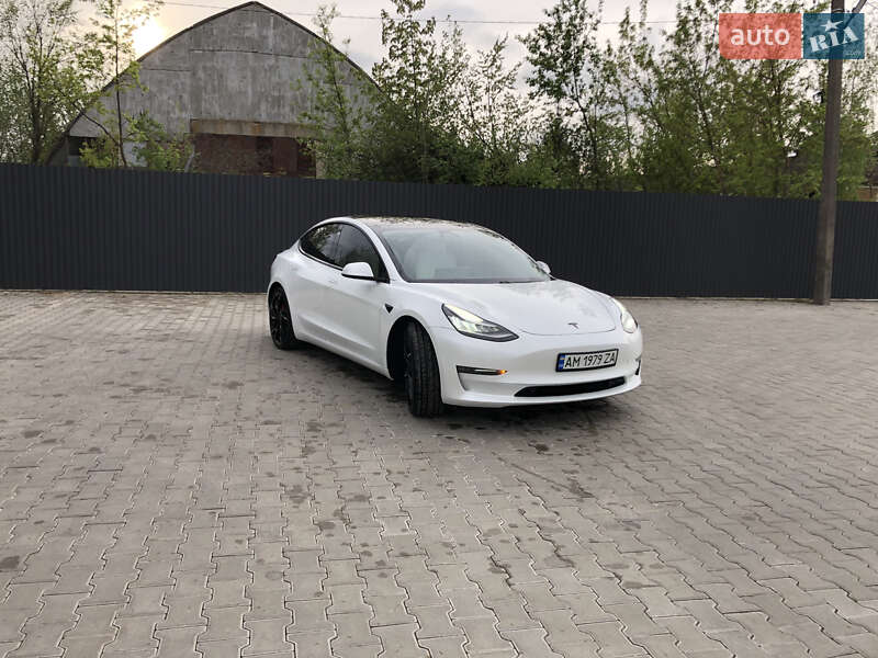 Седан Tesla Model 3 2019 в Хорошеве