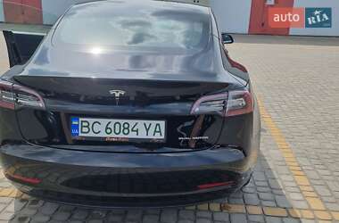 Седан Tesla Model 3 2018 в Львове