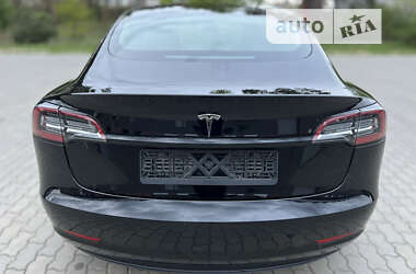 Седан Tesla Model 3 2022 в Костополе