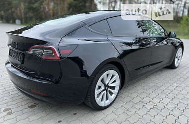 Седан Tesla Model 3 2022 в Костопілі