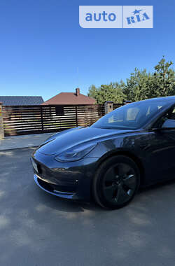 Седан Tesla Model 3 2022 в Ровно