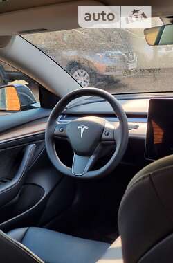 Седан Tesla Model 3 2022 в Кривому Розі