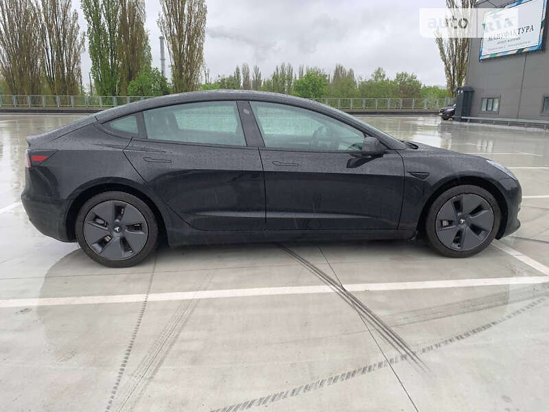 Седан Tesla Model 3 2021 в Киеве