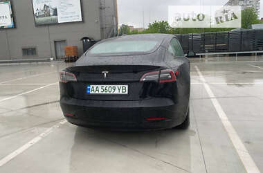 Седан Tesla Model 3 2021 в Киеве