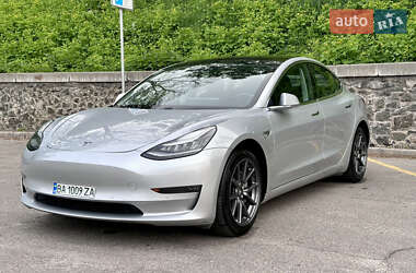 Седан Tesla Model 3 2018 в Києві