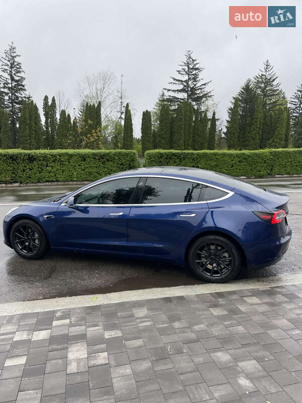Седан Tesla Model 3 2020 в Білій Церкві