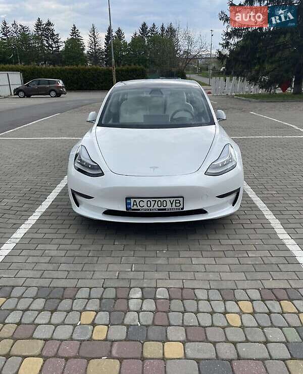 Седан Tesla Model 3 2020 в Киеве фото 3 Седан Tesla Model 3 2020 в Киеве