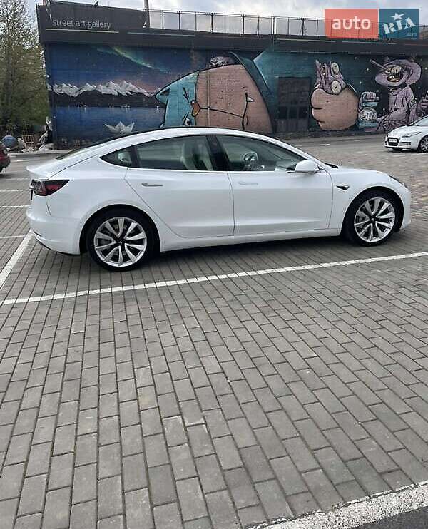 Седан Tesla Model 3 2020 в Киеве фото 11 Седан Tesla Model 3 2020 в Киеве