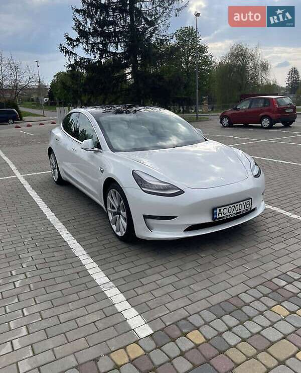 Седан Tesla Model 3 2020 в Киеве фото 13 Седан Tesla Model 3 2020 в Киеве