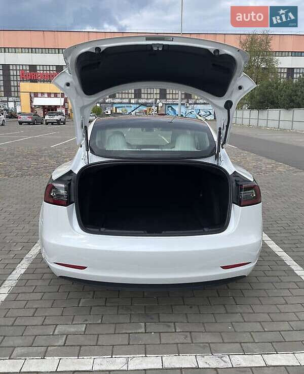 Седан Tesla Model 3 2020 в Киеве фото 17 Седан Tesla Model 3 2020 в Киеве