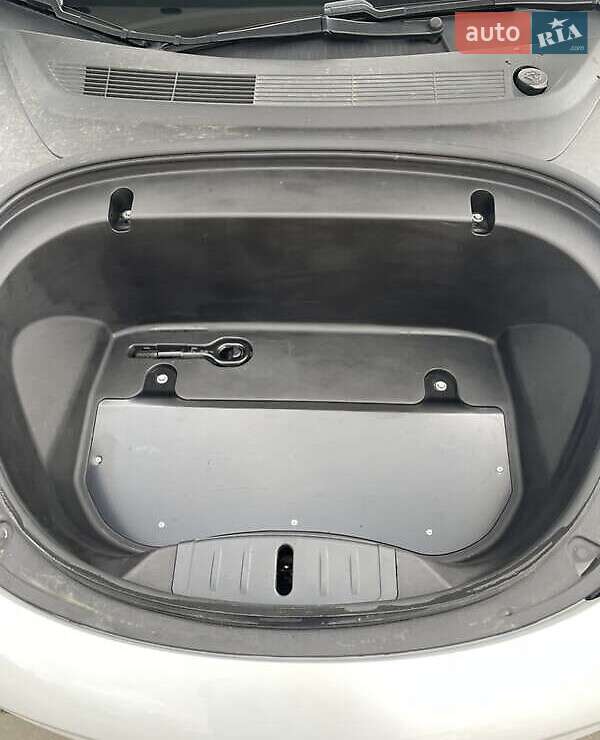 Седан Tesla Model 3 2020 в Киеве фото 26 Седан Tesla Model 3 2020 в Киеве