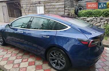 Седан Tesla Model 3 2018 в Нетешине