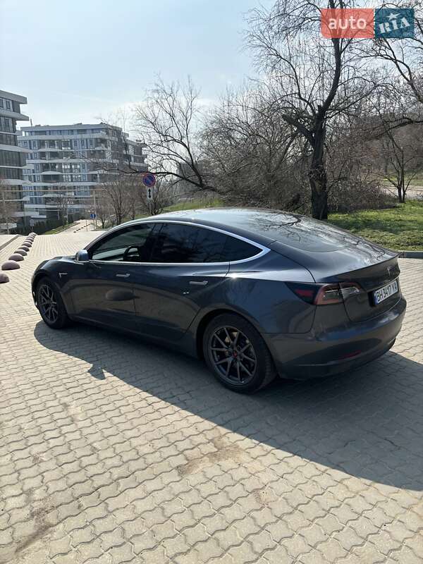 Седан Tesla Model 3 2018 в Одесі
