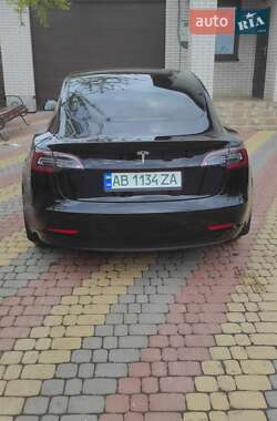 Седан Tesla Model 3 2021 в Виннице
