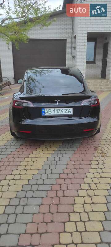 Седан Tesla Model 3 2021 в Виннице