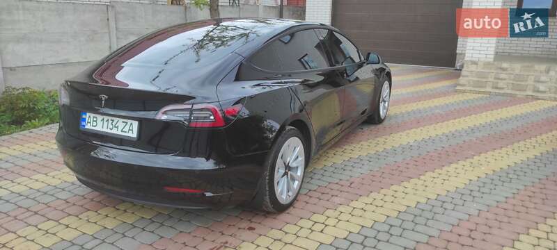 Седан Tesla Model 3 2021 в Виннице
